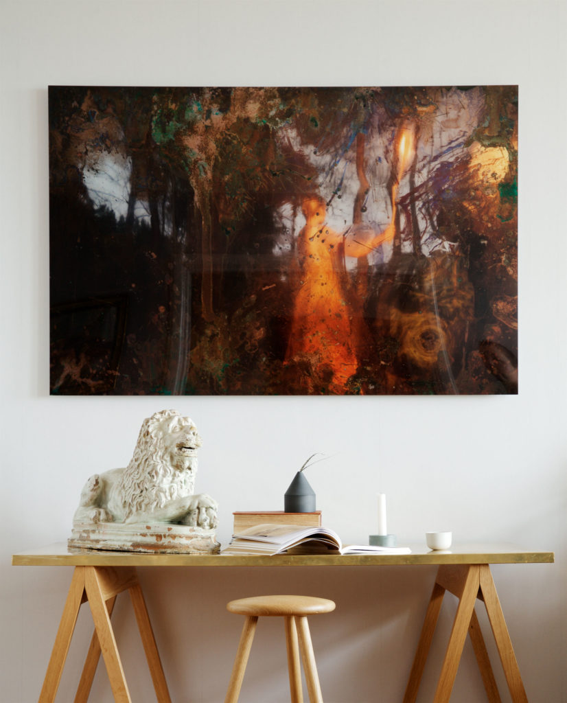 Lokal, together with interior stylist Susanna Vento, visited the Helsinki home of an antiques and arts dealer in 2017.
