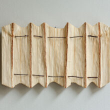 didingwingyin_wood_artwork_sculpture_lokalhelsinki2025-60