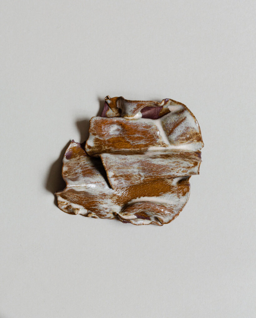 kaisamattsson_ceramic_stoneware_relief_sculpture_lokalhelsinki2025-6