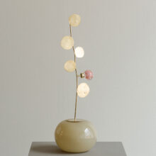millavaahtera_glass_brass_stabile_sculpture_lokalhelsinki2025-15