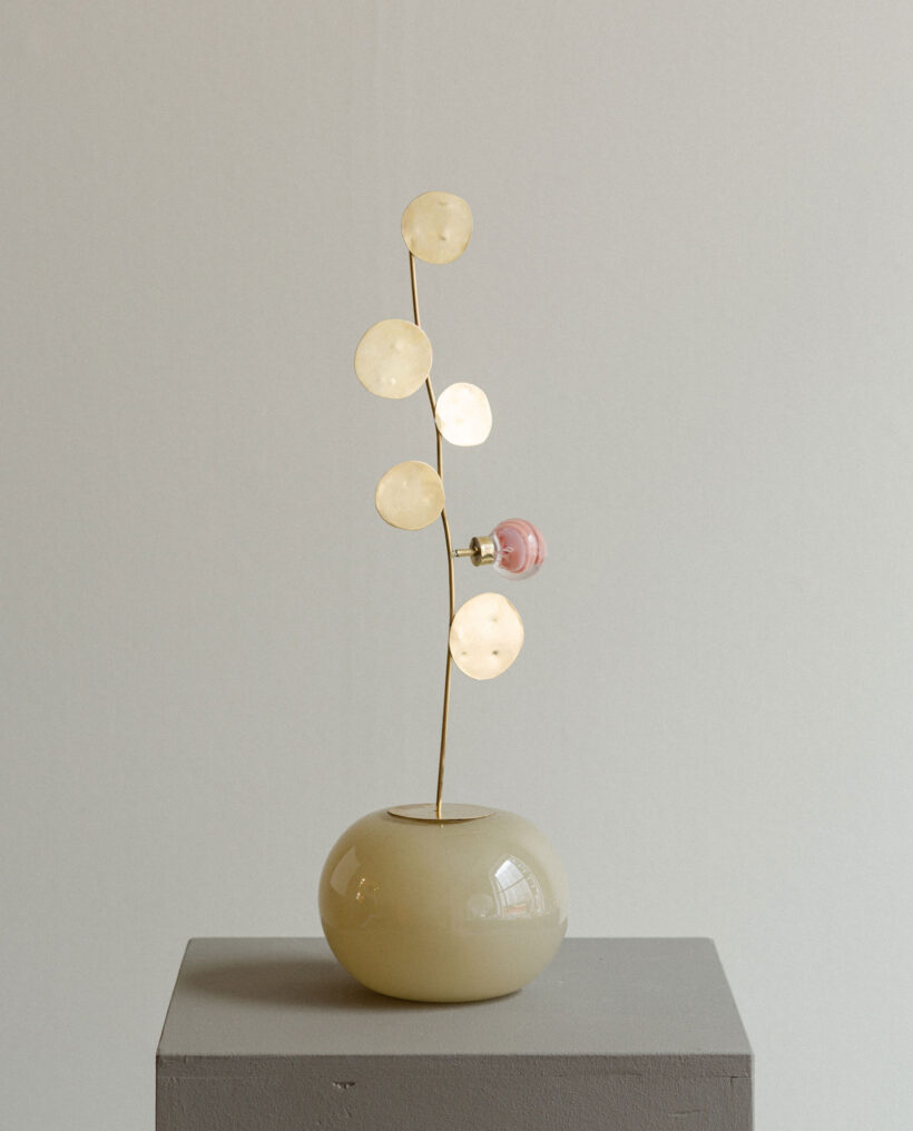 millavaahtera_glass_brass_stabile_sculpture_lokalhelsinki2025-15