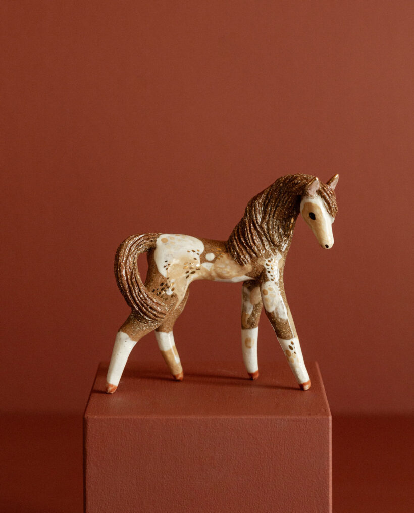 maisamajakka_ceramic_horse_figurine_sommarstilleben_lokalhelsinki2025-14