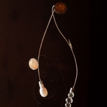 millavaahtera_glass_brass_mobile_artwork_sommarstilleben_lokalhelsinki2025-2