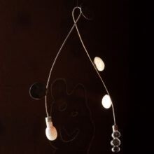 millavaahtera_glass_brass_mobile_artwork_sommarstilleben_lokalhelsinki2025