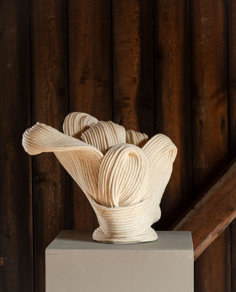 sinivilli_textile_artwork_sculpture_sommarstilleben_lokalhelsinki2025-4