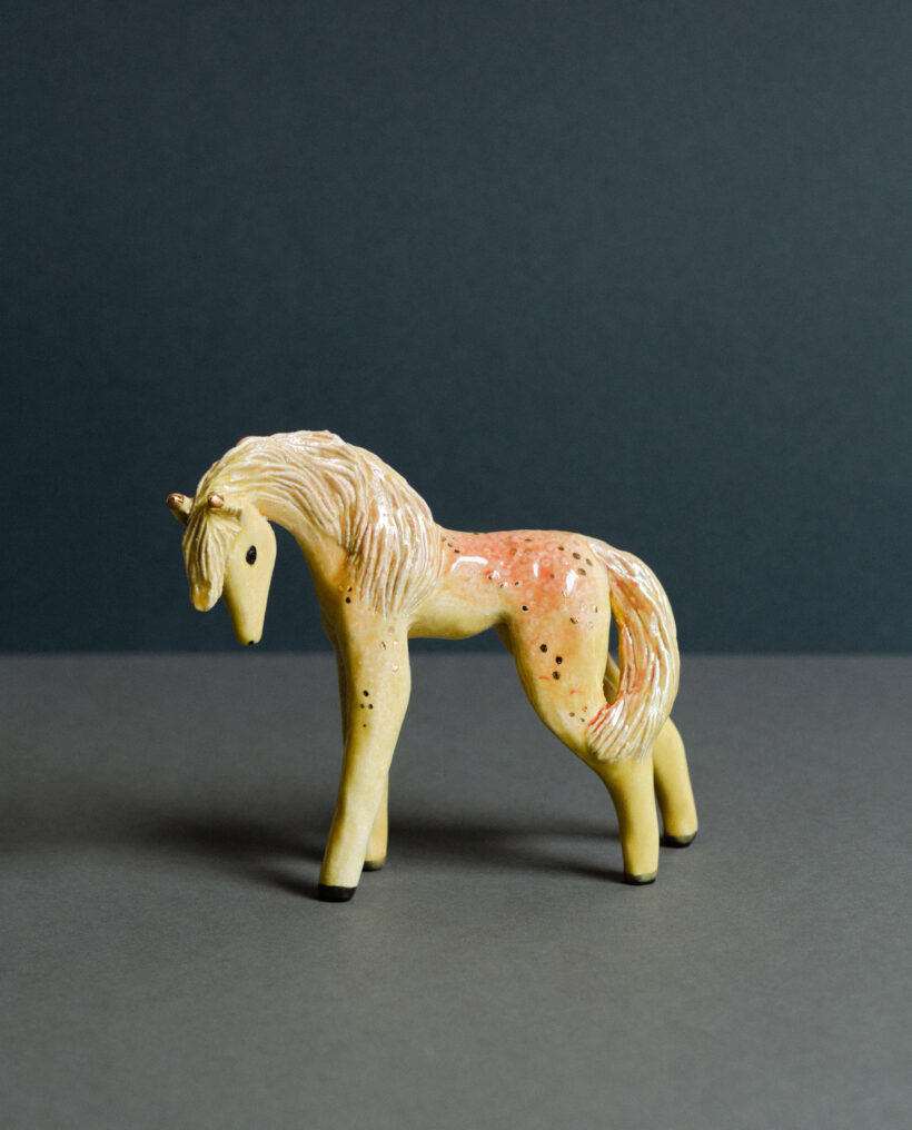maisamajakka_horse_figurine_ceramic_artwork_collectibledesign_domusprimavera_lokalhelsinki2026