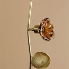 millavaahtera_mobile_sculpture_glass_brass_lokalhelsinki2026-6