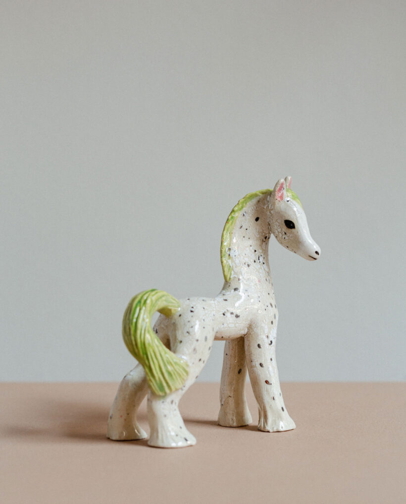 maisamajakka_horse_figurine_ceramic_artwork_lokalhelsinki2026-18