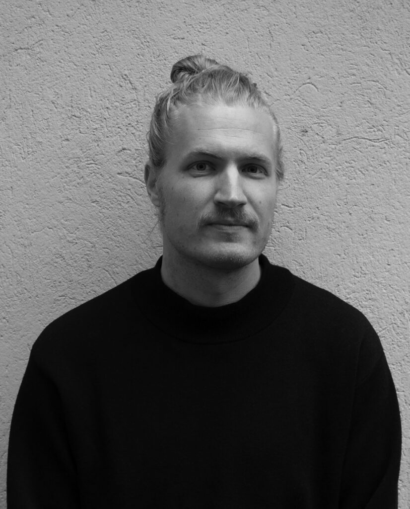 Hemmo Honkonen is a designer based in Helsinki. He graduated from Aalto University as an interior architect (TaM) and from IKATA as a musical instrument maker and craftsman.