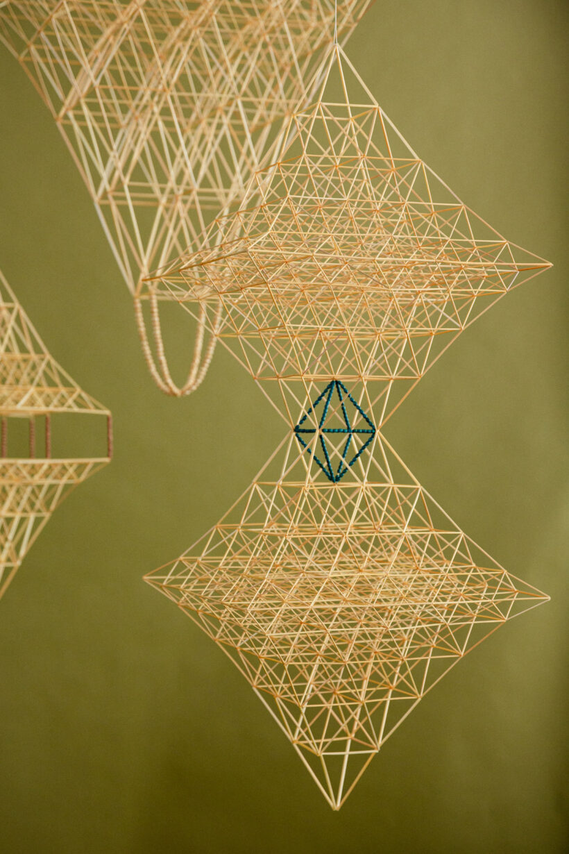 eijakoski_straw_himmeli_sculpture_artwork_atfirstblush_billnas_lokalhelsinki2026-8