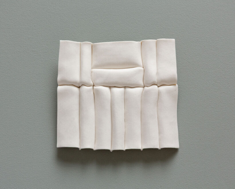 iinesniemela_ceramic_relief_artwork_atfirstblush_billnas_lokalhelsinki2026-2