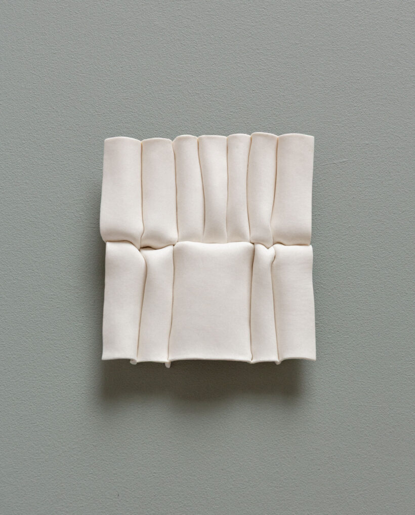 iinesniemela_ceramic_relief_artwork_atfirstblush_billnas_lokalhelsinki2026-5