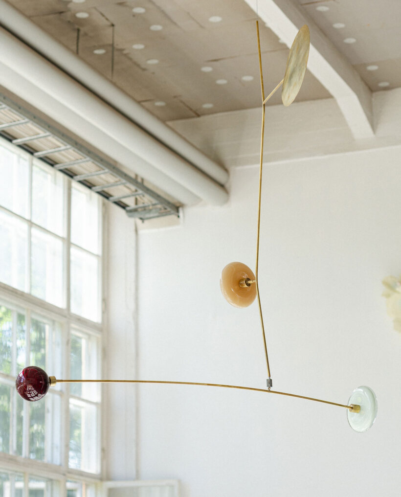 millavaahtera_glass_brass_artwork_atfirstblush_billnas_lokalhelsinki2026-4