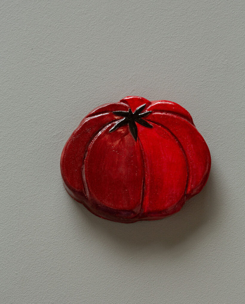 tiiaanttila_ceramic_relief_artwork_atfirstblush_billnas_lokalhelsinki2026-17
