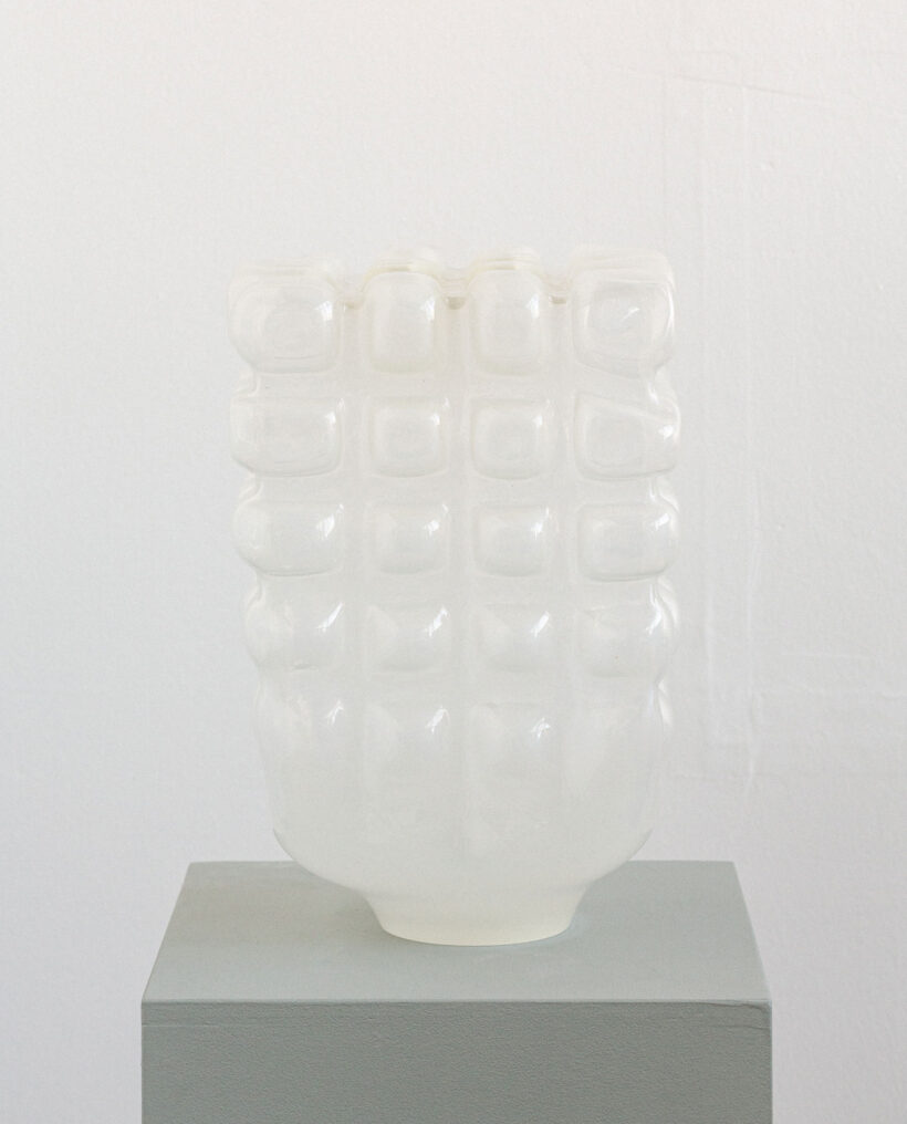 annieckerman_glass_sculpture_artwork_atfirstblush_billnas_lokalhelsinki2026-1-2
