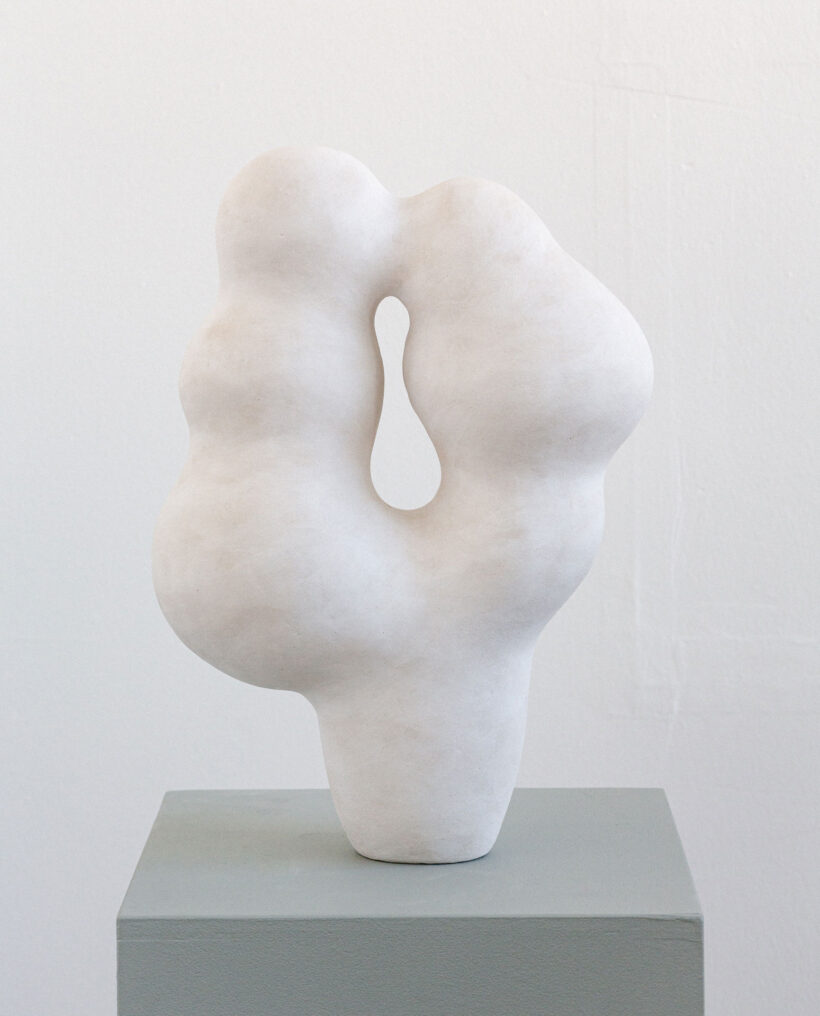 hennanuutinen_ceramic_sculpture_artwork_atfirstblush_billnas_lokalhelsinki2026-3
