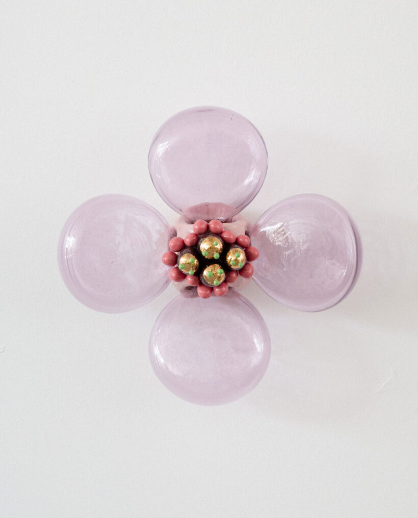 matiaskarsikas_sculpture_relief_glass_ceramic_artwork_atfirstblush_billnas_lokalhelsinki2026-1-9